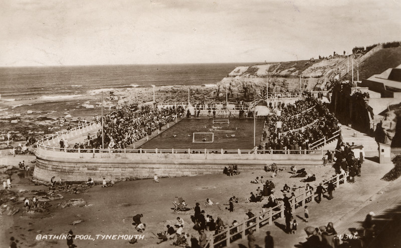 Black and white photo of Tynemouth pool c. 1939 showing a water polo competition